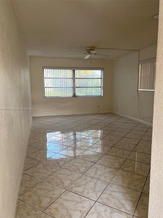 Building Photo - 4165 SW 67th Ave