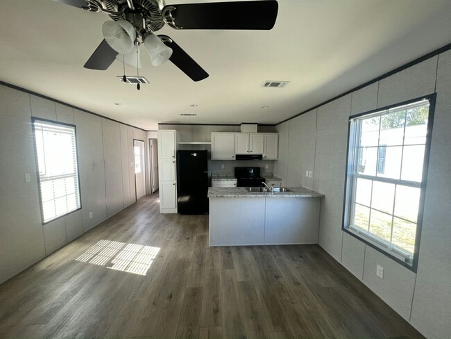 Building Photo - 35 Park Pl