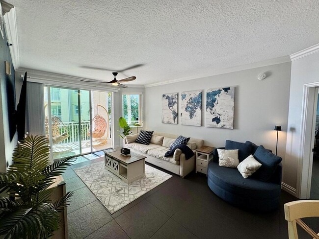 Photo - 815 NW Flagler Ave Apartment