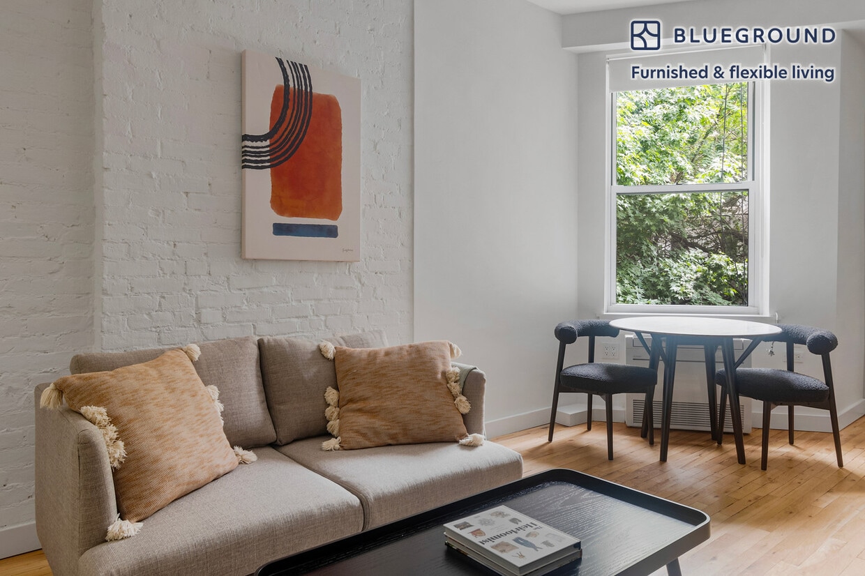 Foto principal - 324 E 77th St