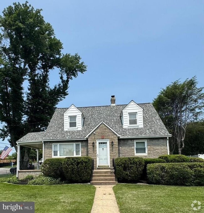 Building Photo - 410 Paoli Ave
