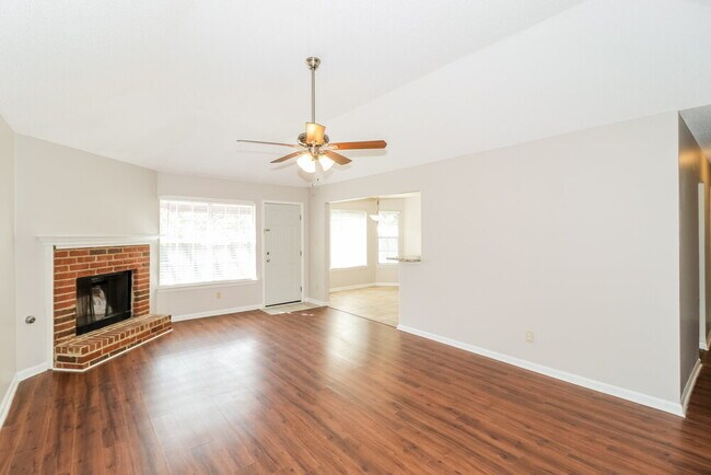 Foto del edificio - 1017 Spanish Trail Ln