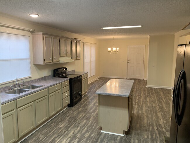 Family Kitchen - 2514 Osage st
