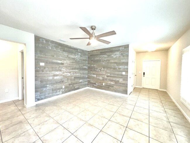 Foto del edificio - FOR RENT! READY NOW! 35099 Jomar Avenue Ze...