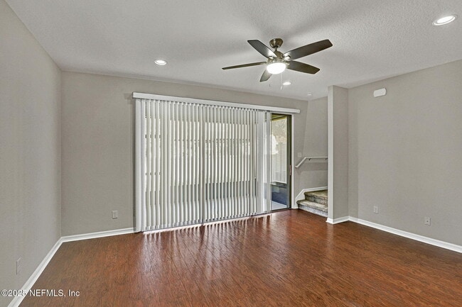 Building Photo - 7019 Buroak Ct