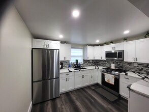 Building Photo - 507 Wisteria Ave