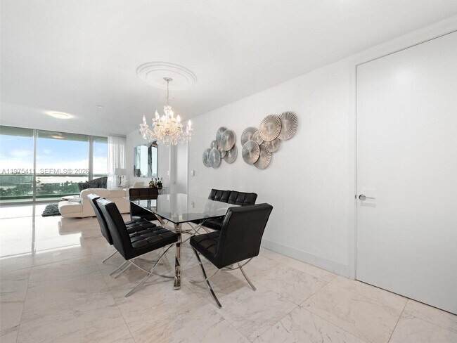 Foto del edificio - 10203 Collins Ave