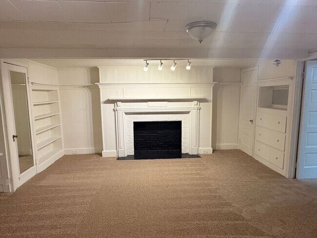 Foto del edificio - 107 E Chase St