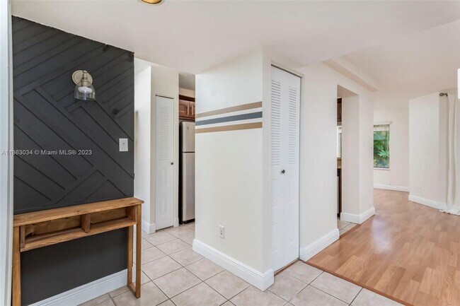 Building Photo - 1198 Coral Club Dr
