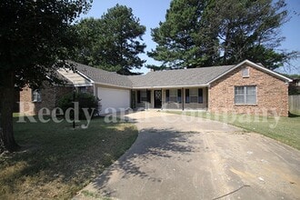 Building Photo - 3235 Fox Chase Dr