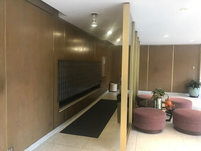 Foto del edificio - 5701 N Sheridan Rd