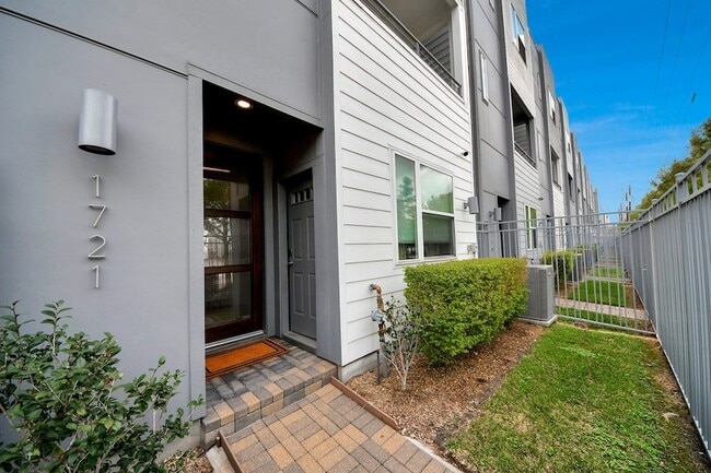 Building Photo - 1721 Eado Point Ln