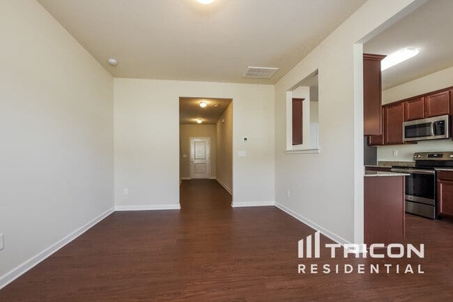 Building Photo - 2812 St George Ln