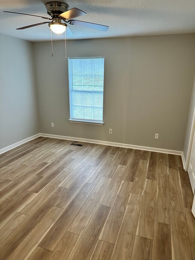 Building Photo - 903 Polo Pl