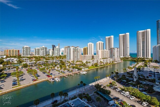 Foto del edificio - 500 Bayview Dr