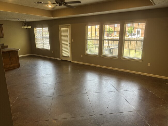 Foto del edificio - 2830 Longbow Ln