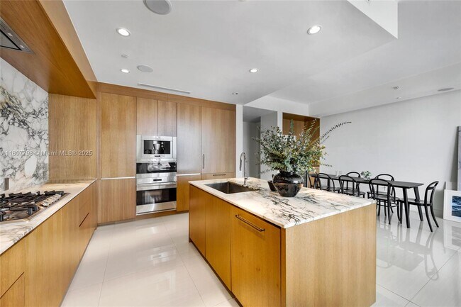 Building Photo - 3250 NE 188th St
