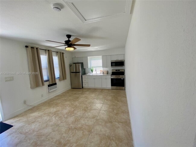 Building Photo - 1112 N 61st Terrace