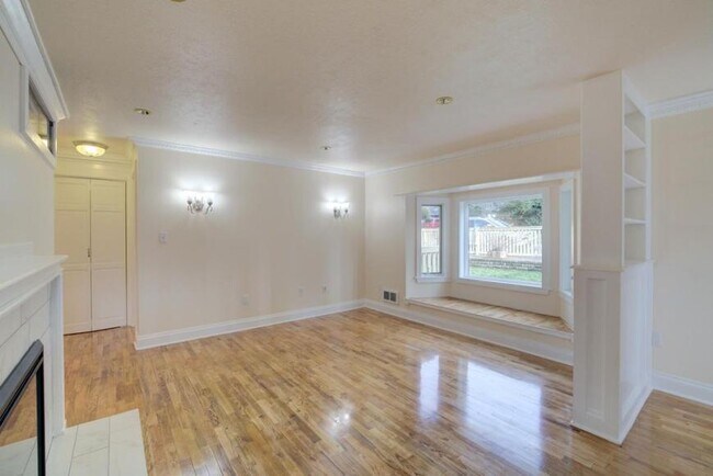 Foto del edificio - 3 bedroom in Shoreline WA 98133