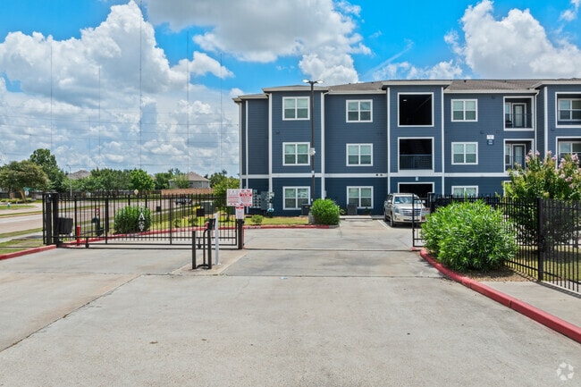 Entrance - Azul Apartments