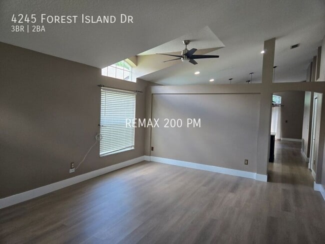 Building Photo - 4245 Forest Island Dr