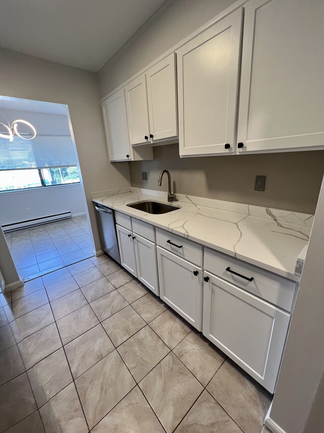 Building Photo - 300 Seaside Ave