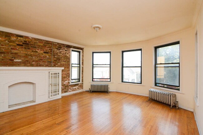 Building Photo - 2330 Spaulding
