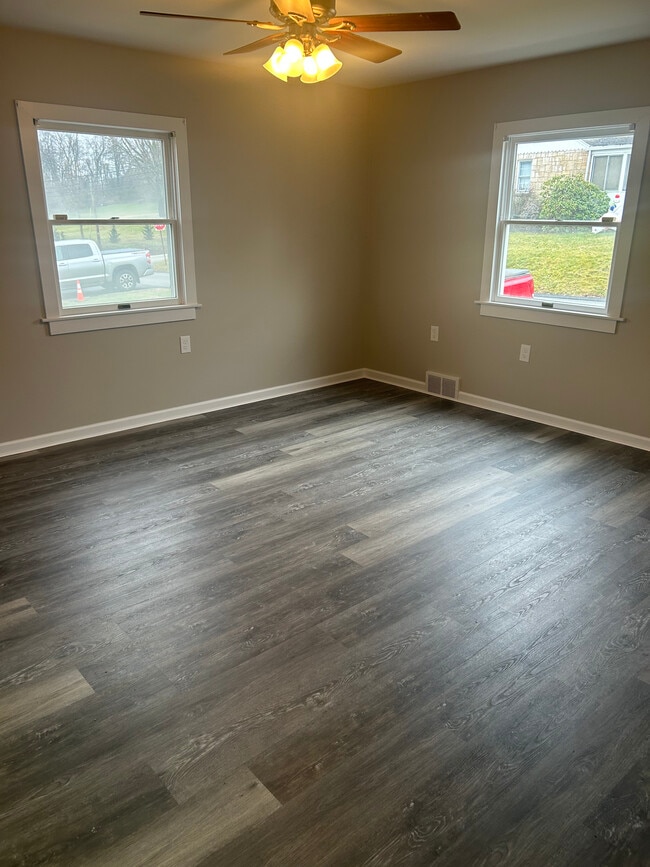 Foto del edificio - 335 S Lincoln Ave