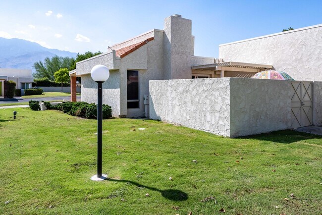 Foto del edificio - 1527 Spyglass Plaza