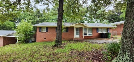 Building Photo - 223 Moss Dr