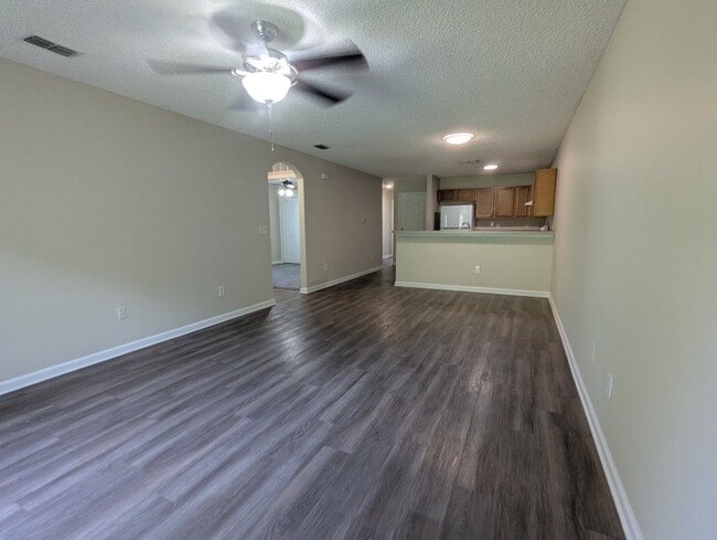 Building Photo - 127 Plantation Point Dr