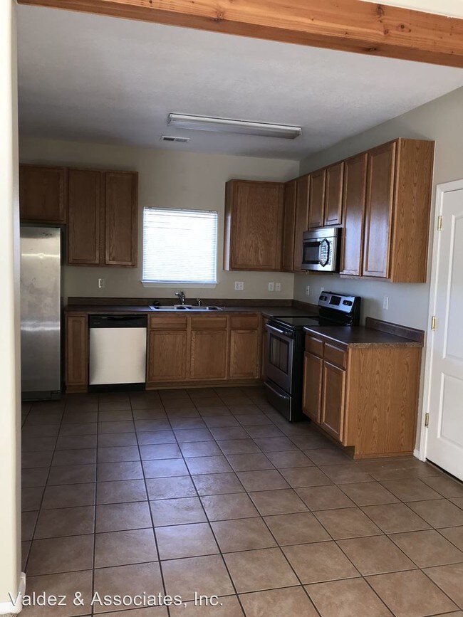 Building Photo - 6500 Paseo Del Sol W