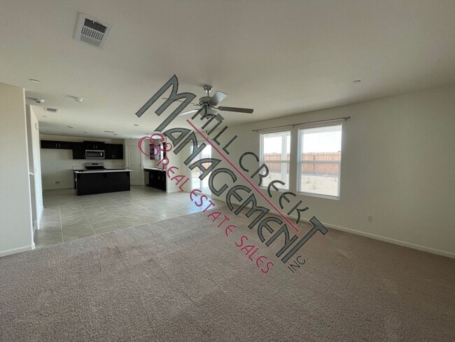 Building Photo - Like New Home In North East Visalia