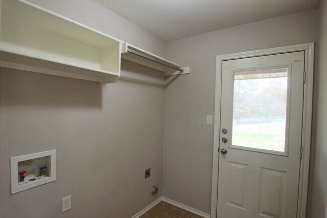 Foto del edificio - AVAILABLE NOW! 3 Bedroom Duplex for Rent i...