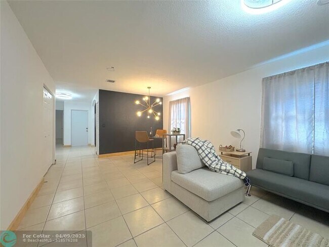 Foto del edificio - 289 SW 3rd Ct