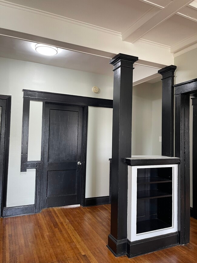 Building Photo - 4311 S Grand Blvd