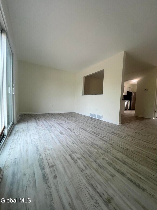 Foto del edificio - 276 Old Loudon Rd