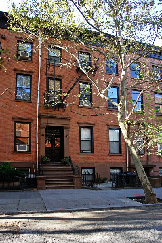 Foto del edificio - 118 Pacific St