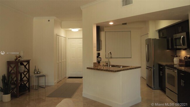 Foto del edificio - 3155 NE 184th St