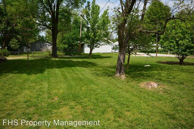 Building Photo - 3 br, 2 bath House - 1107 W. Locust Street