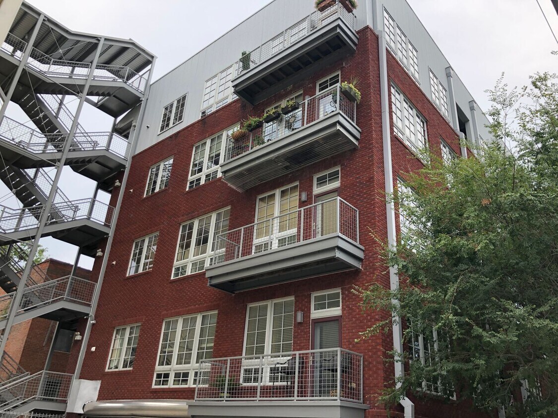 Primary Photo - 801 N 4th St