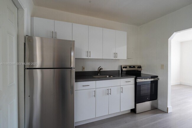 Foto del edificio - 7021 NW 4th Ct