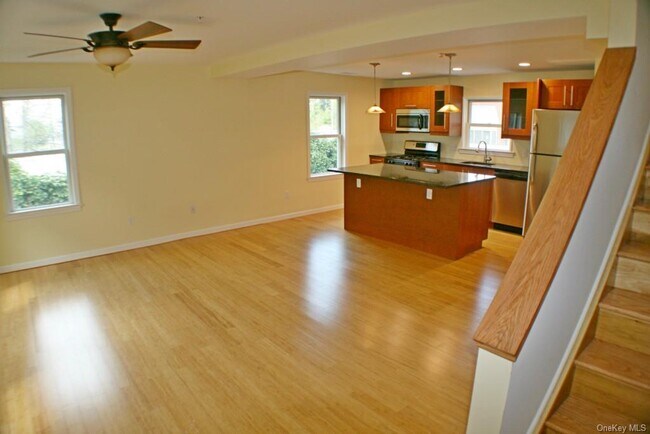 Building Photo - 499 Piermont Ave