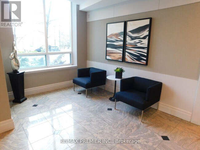 Building Photo - 39 Oneida Crescent