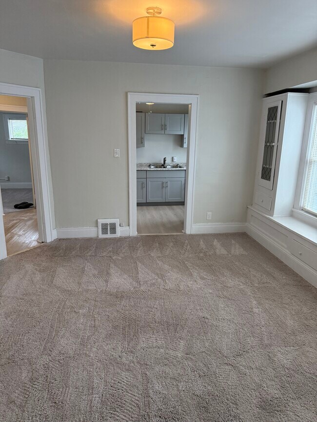 Foto del edificio - 4924 E 85th St