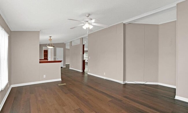 Building Photo - 200 Preakness Dr