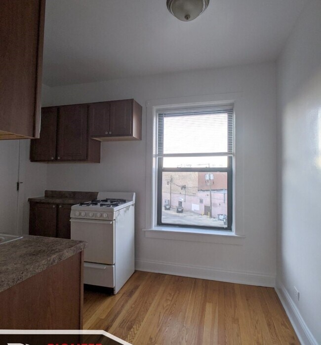 Foto del edificio - 2651 N Spaulding Ave