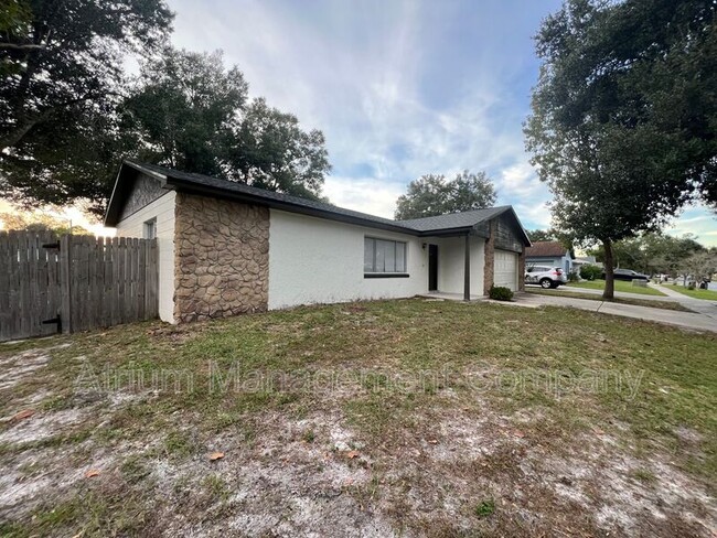 Foto del edificio - 422 Springview Dr