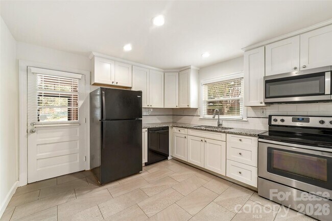 Foto del edificio - 943 Dudley Dr