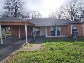 Building Photo - 1708 Poage Ave
